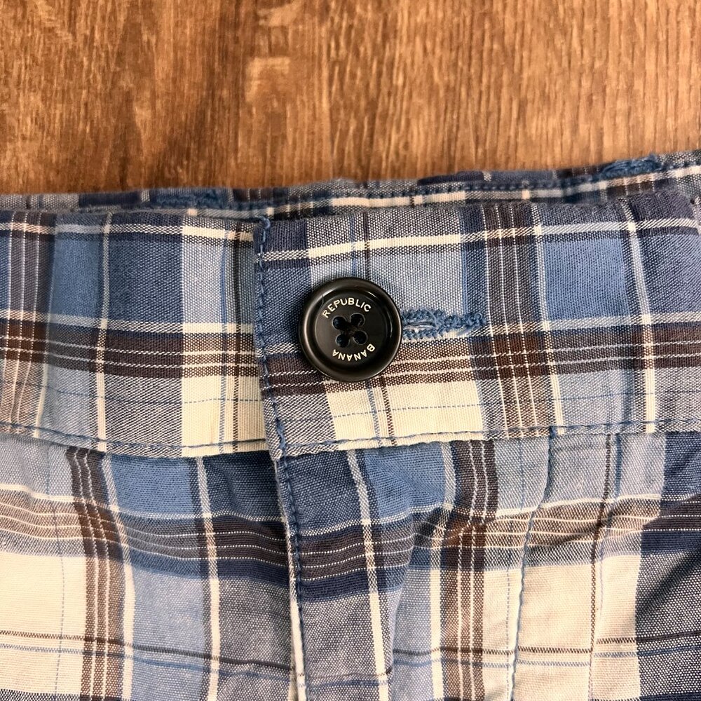 Banana Republic Blue and Brown Plaid Shorts Sz 32 - Picture 2 of 9